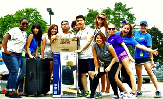 Move-in participants.